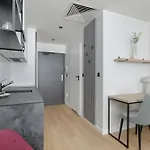 Modern In The Centre Of By Renters 포즈난