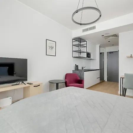 Modern In The Centre Of By Renters Apartment Poznan