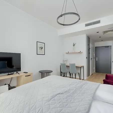 Modern In The Centre Of By Renters Apartment *