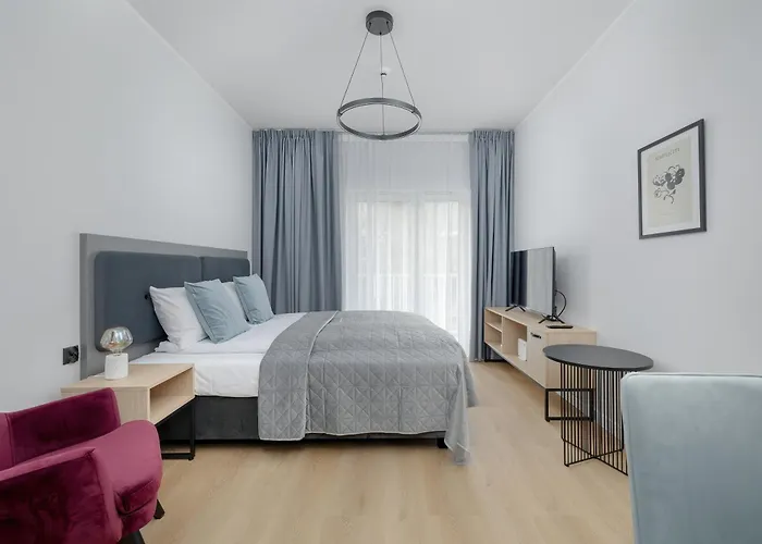 Appartement Modern In The Centre Of By Renters *