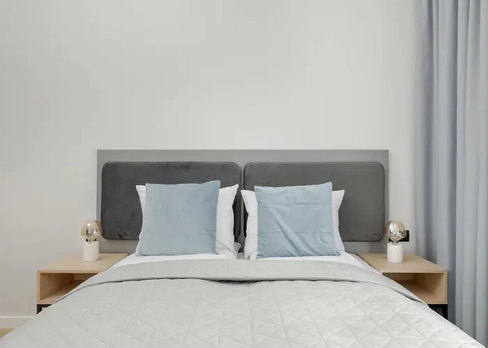 Appartement Modern In The Centre Of By Renters